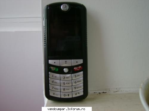cumpar telefon in 4 mil, sa aiba card ( macar slot ), sa aiba camera peste 1mp, si ceva dau la
